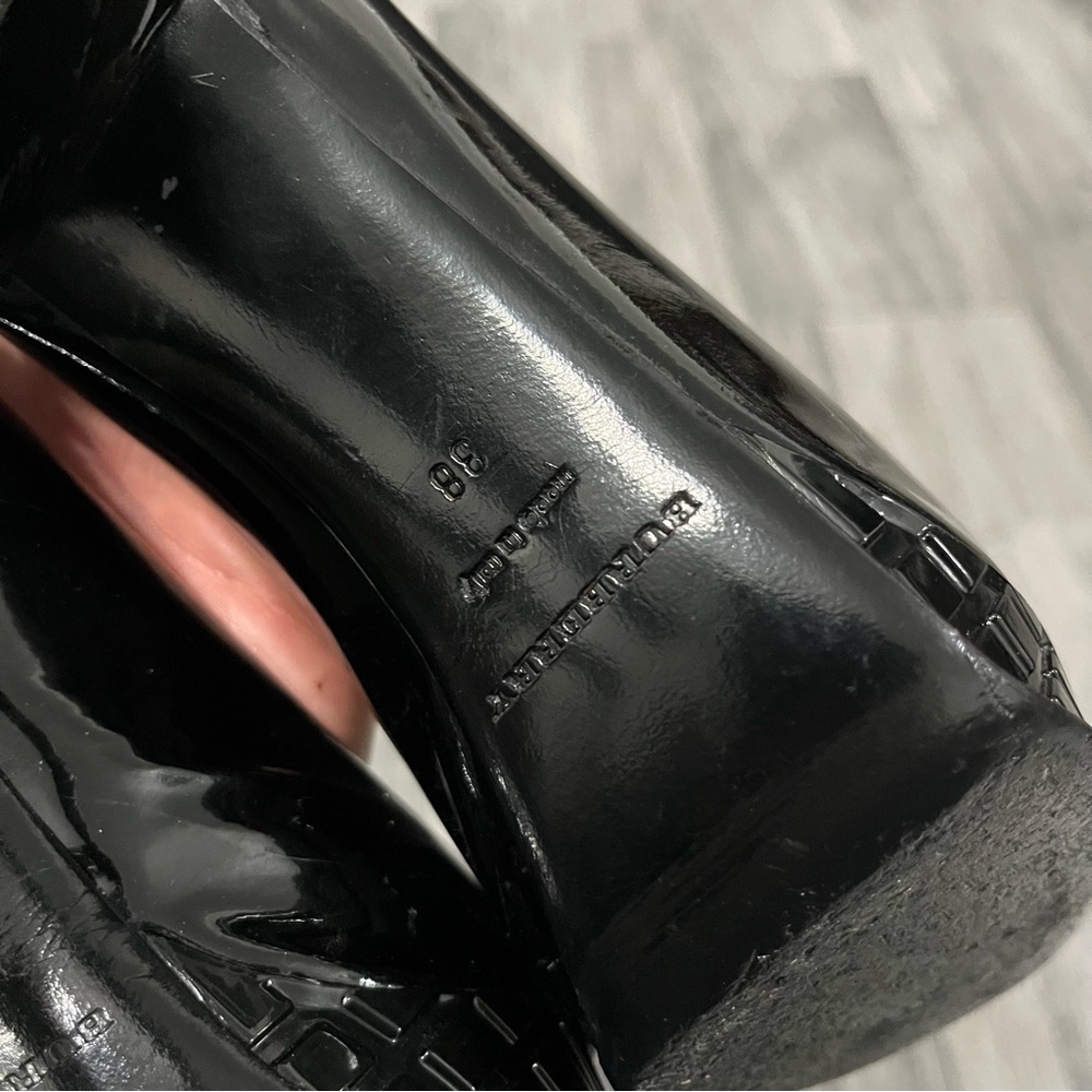 Burberry Black Patent Leather Platform Pumps - Picture 8 of 9